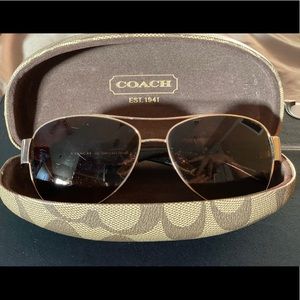 🕶 COACH Sunglasses - Brown 🕶